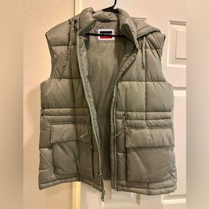 Levi’s light green hooded puff vest - Sz M